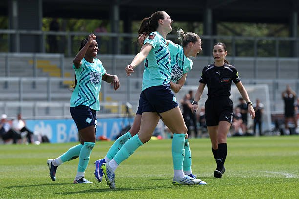 Overloaded in the Middle: How London City's Double Pivot Exposed the Central Flaw in Leicester's 3-5-2