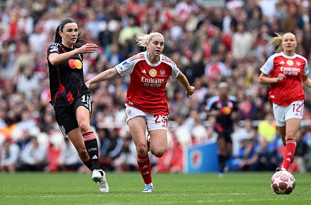 Referee Dossier: Blanco's Asymmetric Whistle Defines Arsenal vs. Lyon